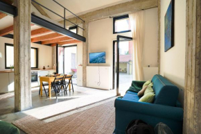 Del Re House, parking free